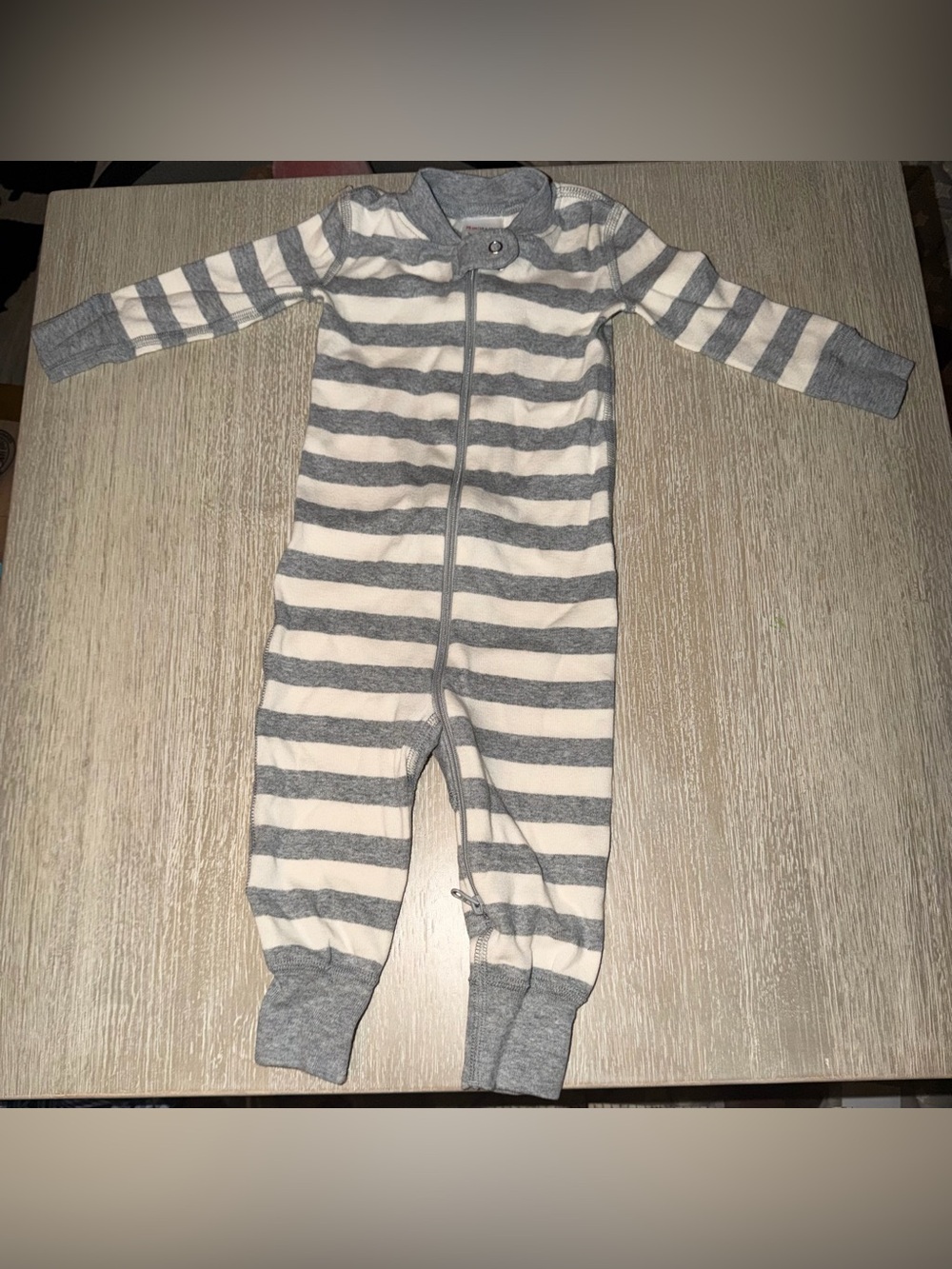 Hanna Andersson 2-way Striped Gray & White Sleeper size 6-12 months